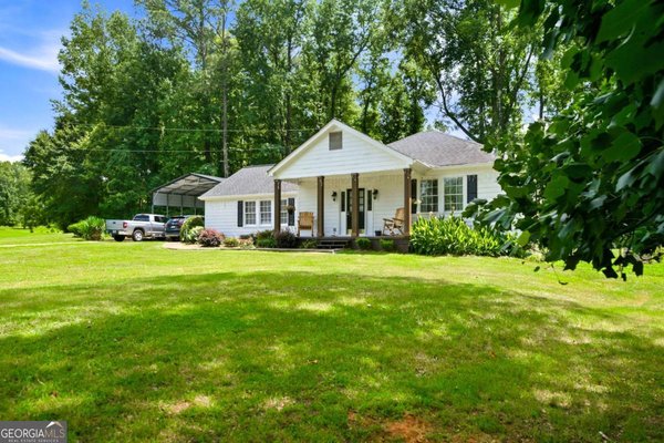 main picture of 1042 Carl Bramlett Road, Winder