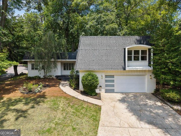 700 Cedar Knoll Drive, Roswell
