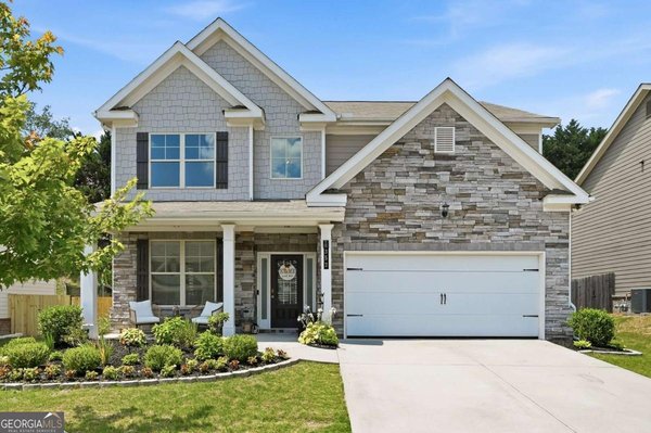 main picture of 352 Hinton Farm Way, Dacula