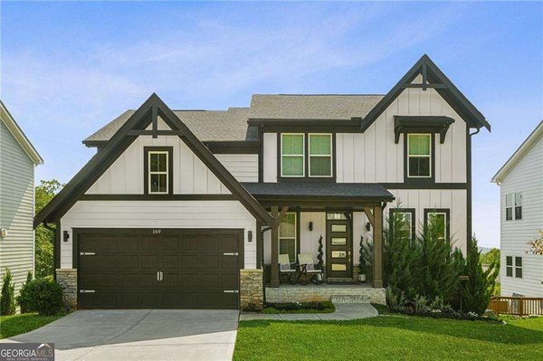 169 Greenbrier Way, Canton