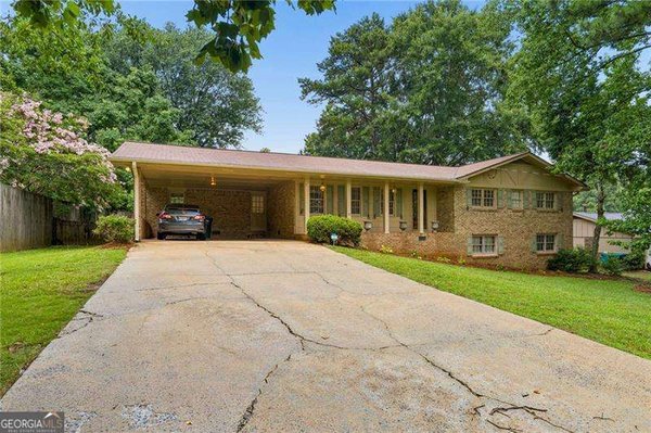 5155 Apollo Lane, Lilburn