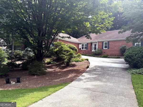 2032 Signal Ridge Chase Kennesaw