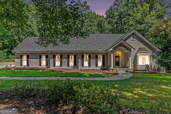 main picture of 3040 Spalding Drive, Atlanta