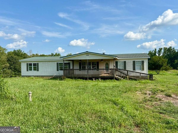 1099 Swain Road, Commerce