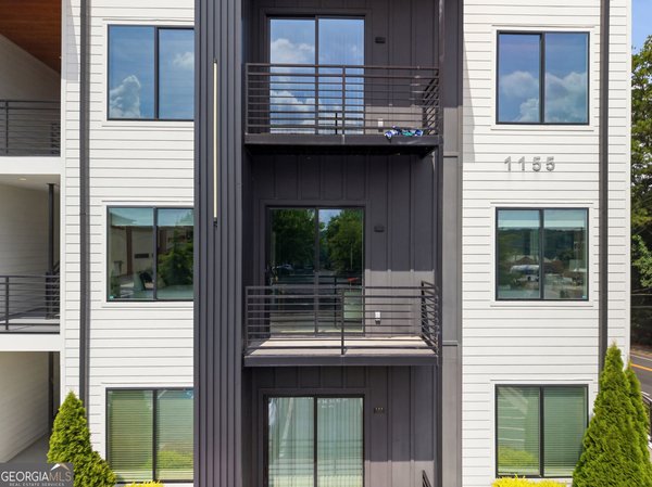 Moreland Walk Condo