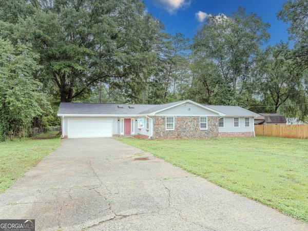 808 Glen Circle, Lawrenceville