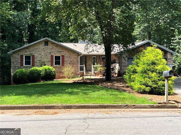 7970 Sweetwater Drive Douglasville