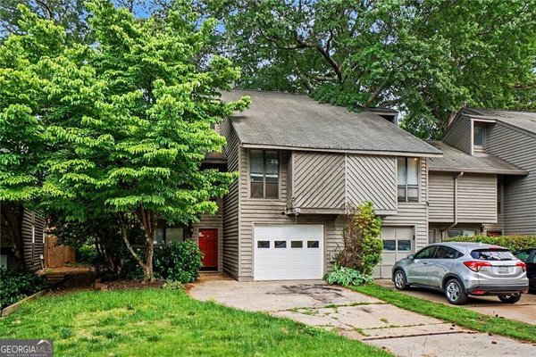 1006 Creatwood Circle, Smyrna