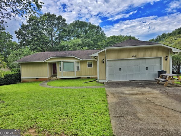 120 ASPEN LAKE Drive Newnan