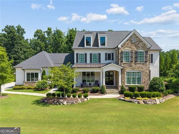 1060 Kent Court, Milton