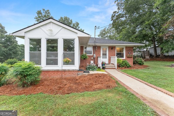 5907 Main Street, Lula