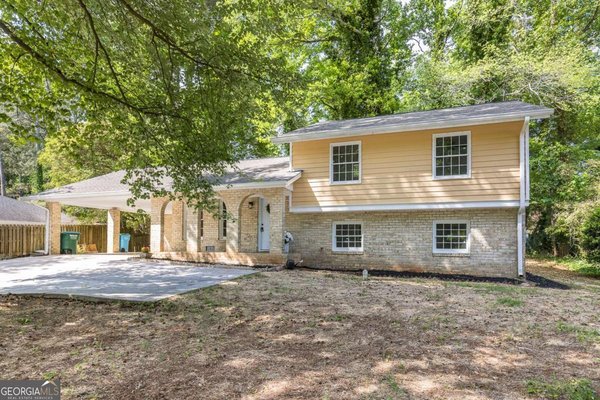 383 Ben Avenue, Lilburn