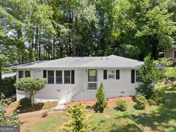 220 Woods Drive, Marietta