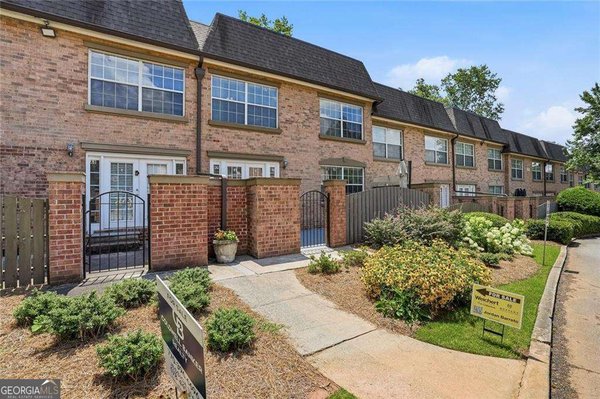 6980 Roswell Road Sandy Springs