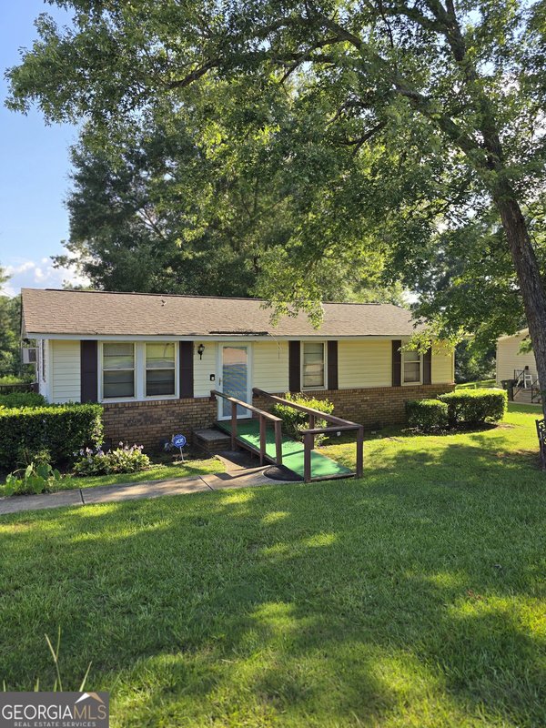 934 Clairmont Avenue, Comer
