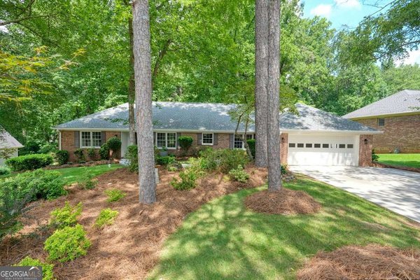 556 Lees Trace, Marietta