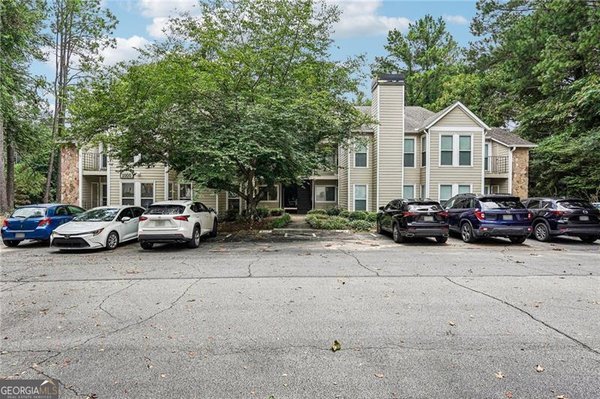 1001 Lake Pointe Circle Roswell