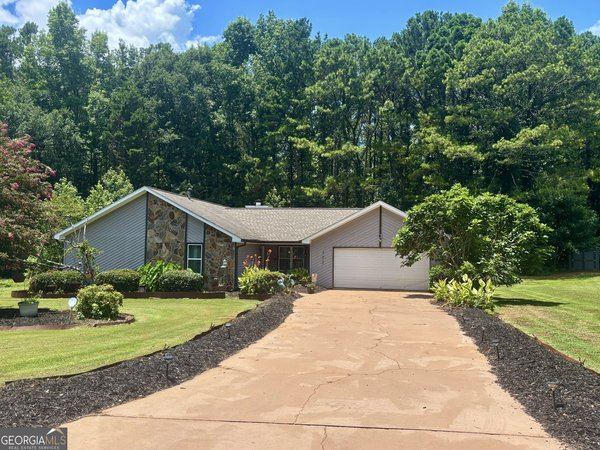 125 Grandchester Way Fayetteville