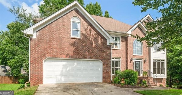 main picture of 12700 Oxfordshire Court, Johns Creek
