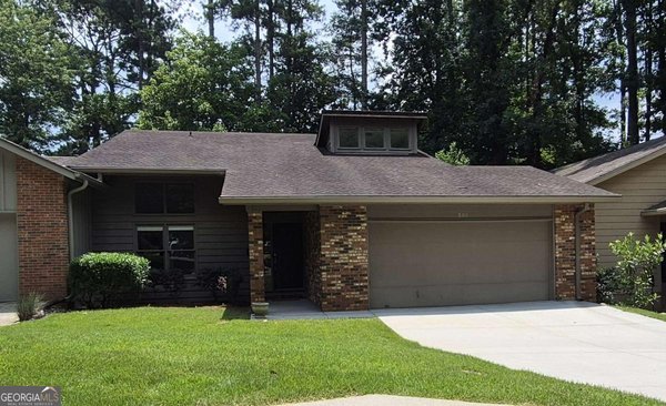 300 Cruise Court, Roswell
