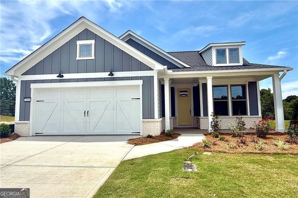 main picture of 2669 Turnwater Street, Hoschton