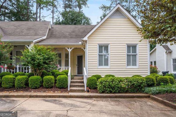 116 Victoria Way Roswell