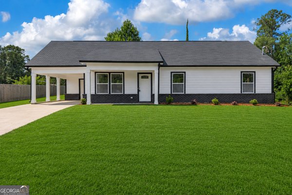 1084 West Adrian Circle, Conyers