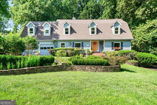 990 Lake Charles Drive, Roswell