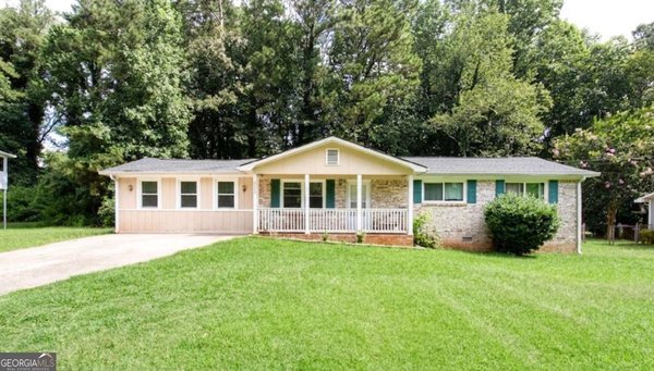 2289 Chestnut Log Drive Lithia Springs