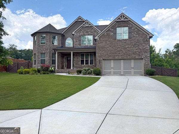 5296 Cheval Rue Court, Suwanee