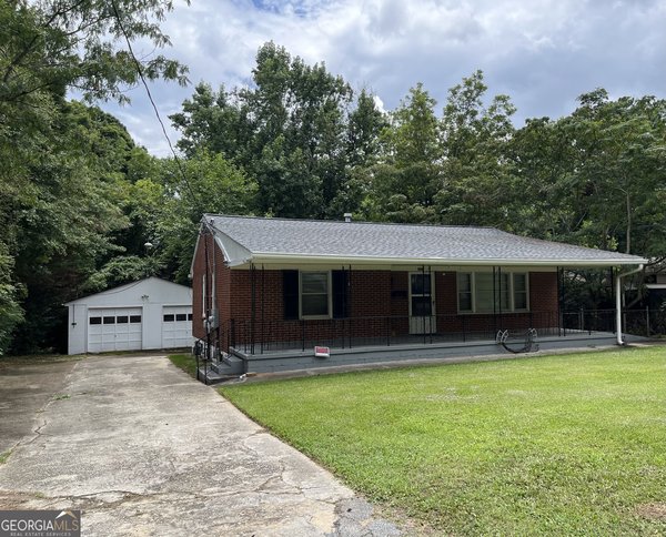 895 Laurel Street, Forest Park
