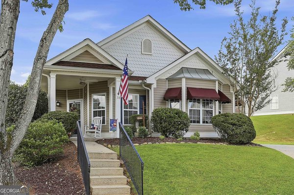 38 The Crescent Newnan
