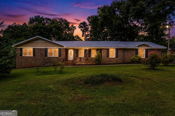 134 Ellen Hand Circle, Cedartown