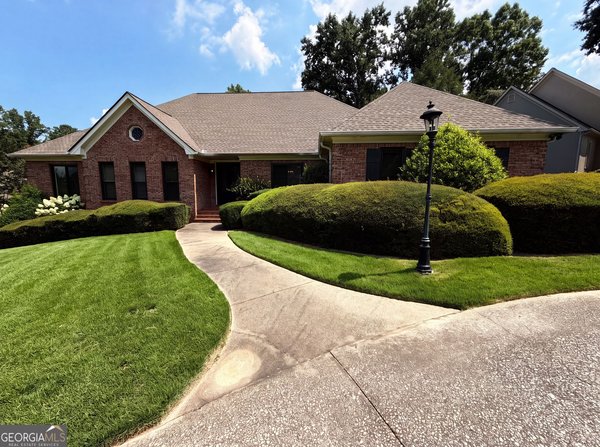 135 Clublands Court, Johns Creek