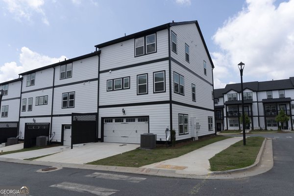 1037 Knoxboro Lane Woodstock