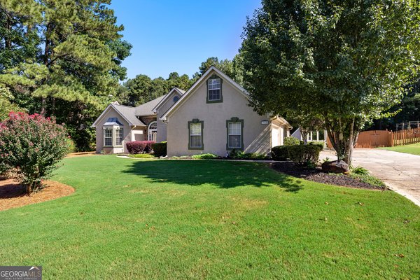 368 Crescent Drive, Newnan
