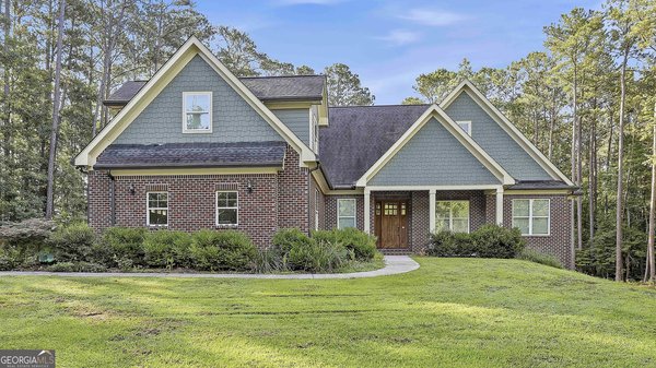 215 Kingswood Lane, Fayetteville