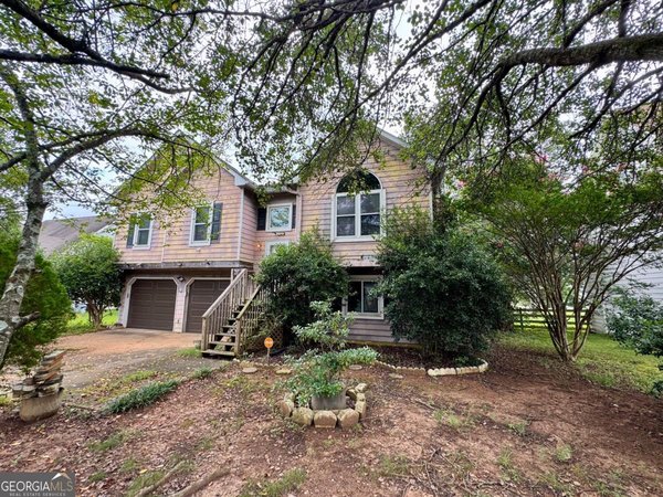 108 Thornwood Drive, Cartersville