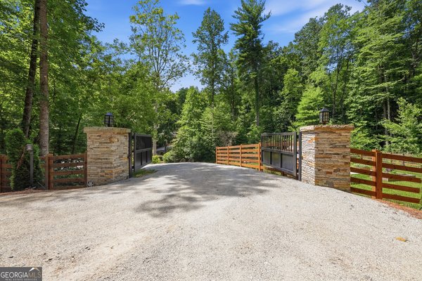 383 Bull Frog Lane, Clayton
