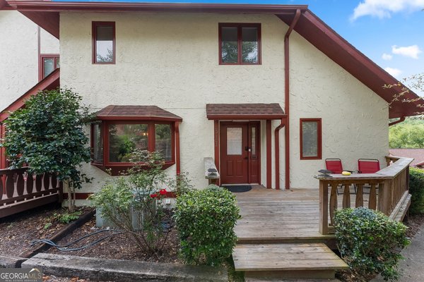 327 Brucken Strasse, Helen