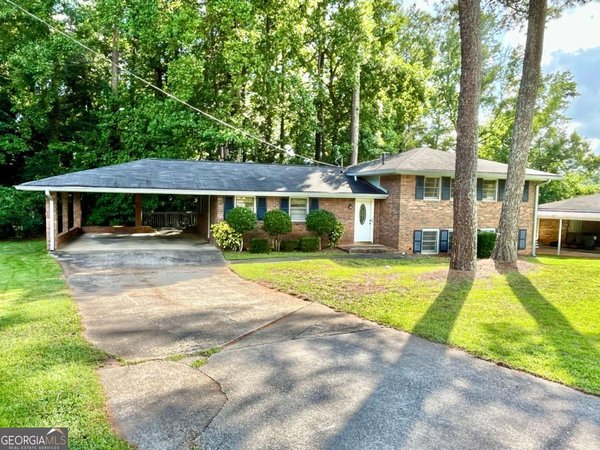 512 Donwood Lane, Marietta
