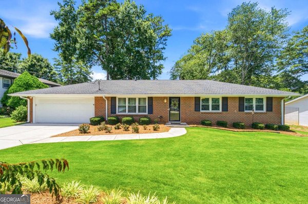 734 Huntington Place, Marietta