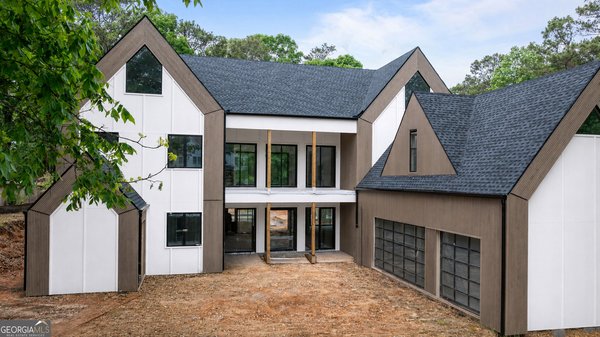 3697 Creekstone Way, Marietta