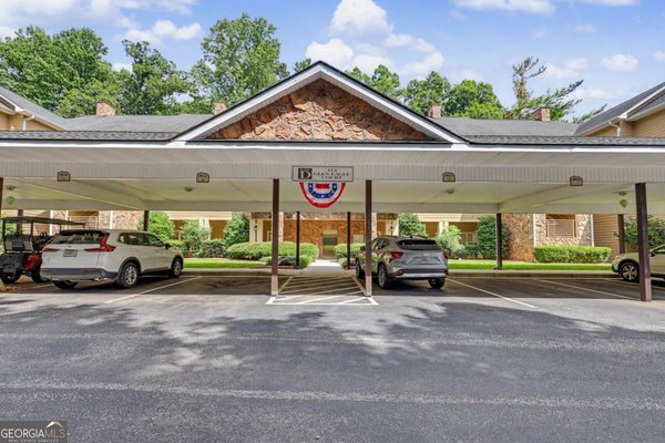 112 Gleneagle Court, Clayton