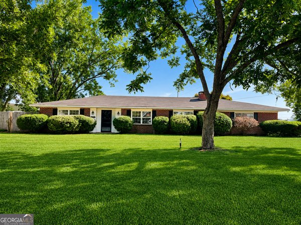 1214 Barnard Street, Glennville
