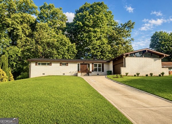 2735 Kings Park Circle, Decatur
