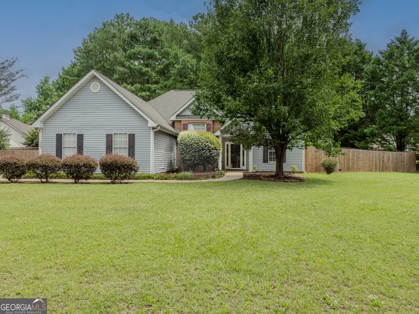 300 Greenleaf Court, Loganville