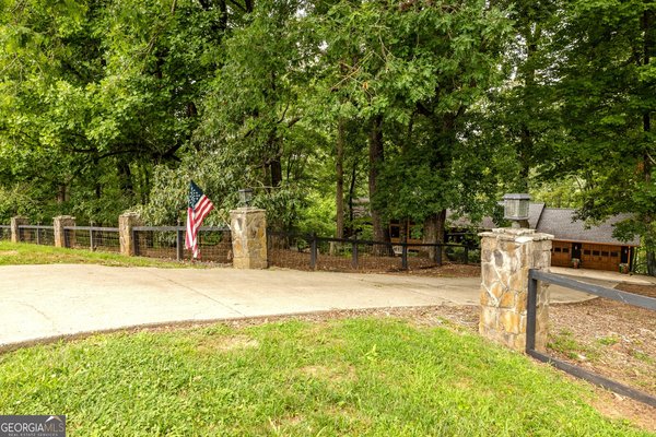 501 High Meadow Lakes Road, Clarkesville