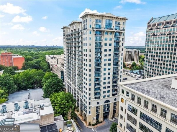 3040 Peachtree Road, Atlanta