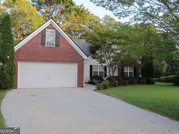 518 Red Tip Court Loganville